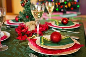 Try ACCC's tips for a budget-friendly Christmas party!